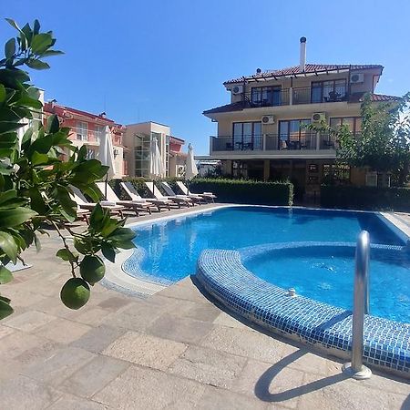 Family Hotel Muses سوزوبول المظهر الخارجي الصورة
