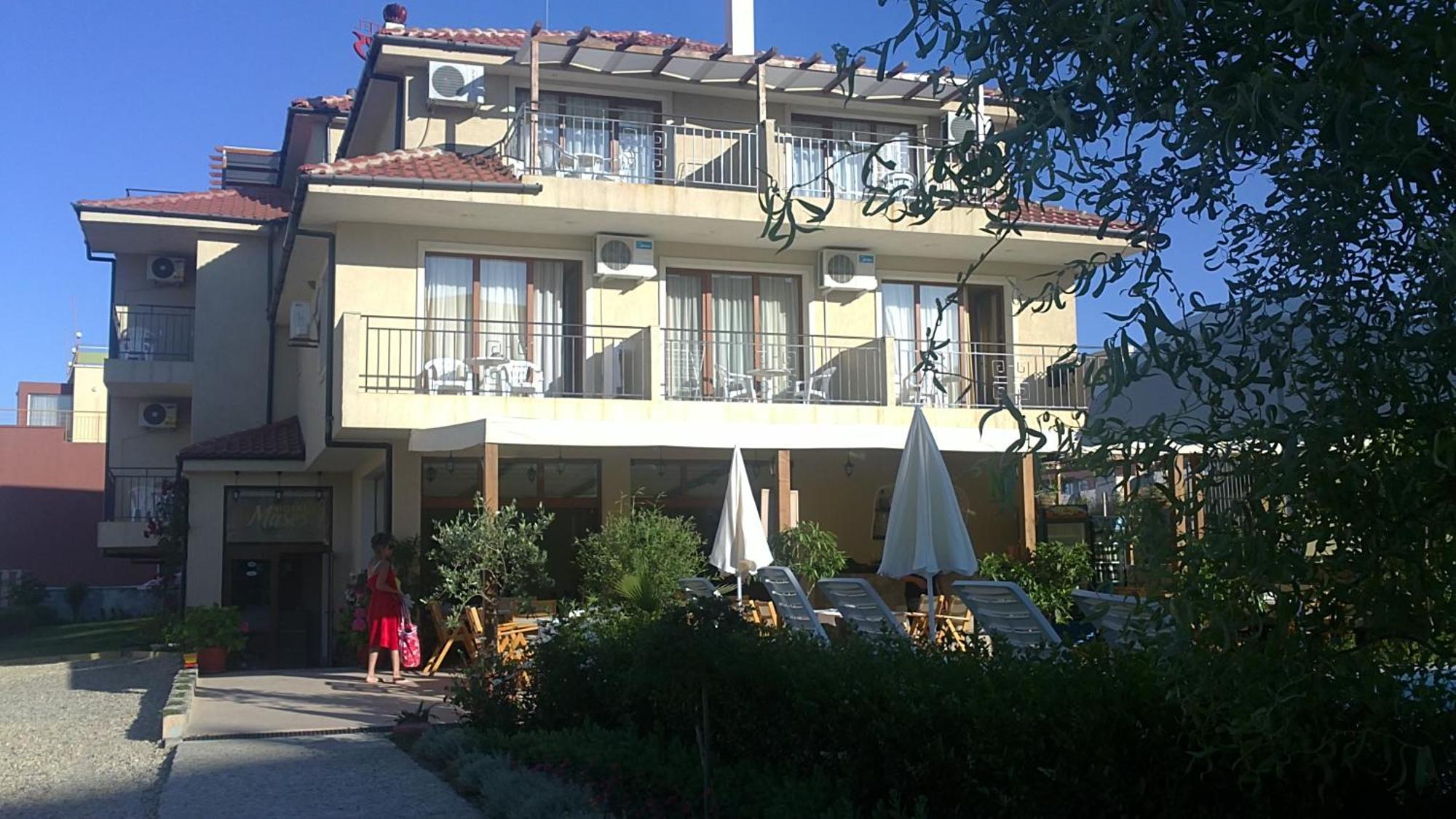 Family Hotel Muses سوزوبول المظهر الخارجي الصورة