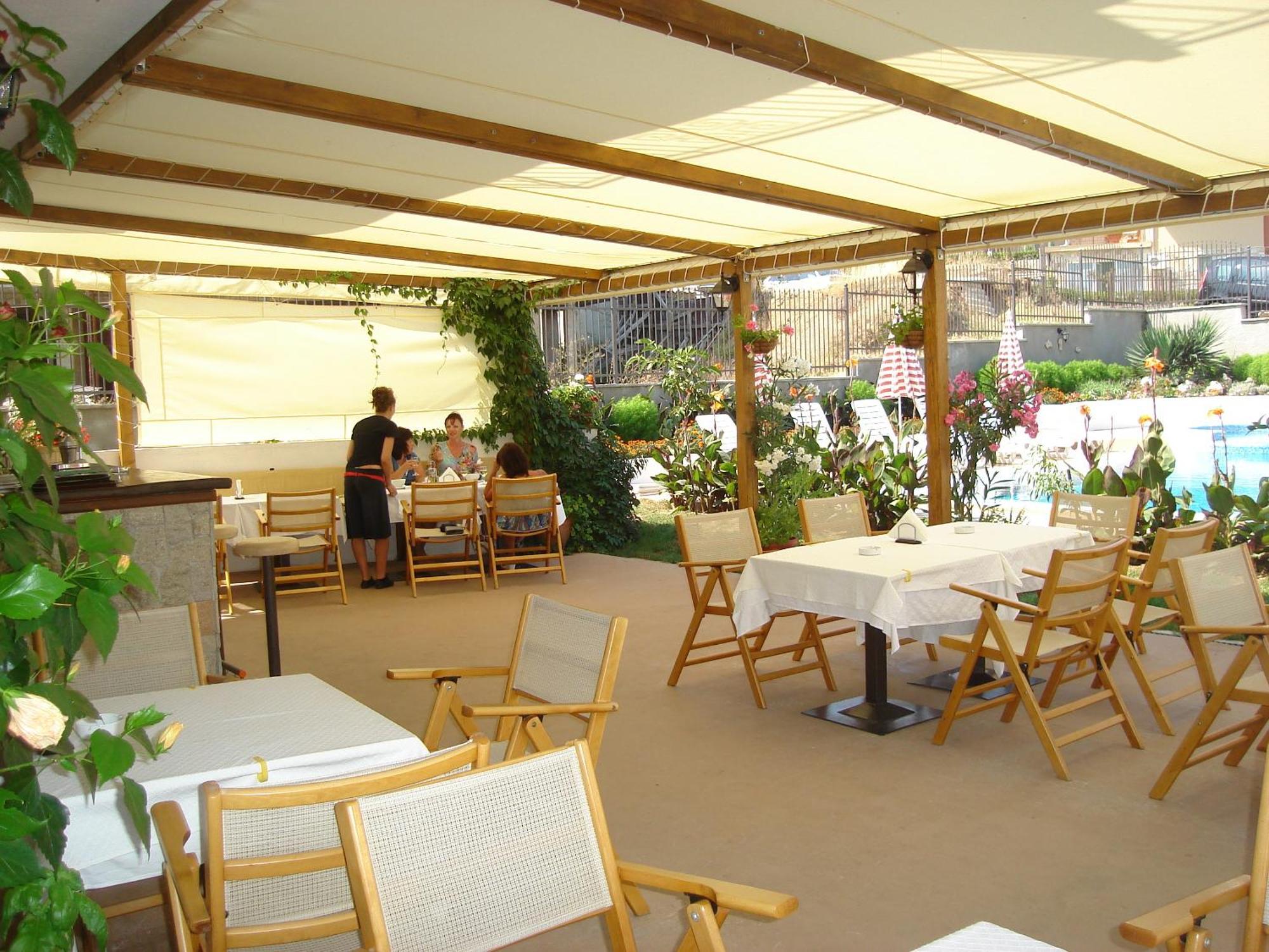 Family Hotel Muses سوزوبول المظهر الخارجي الصورة