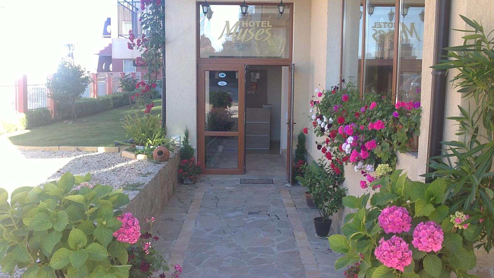 Family Hotel Muses سوزوبول المظهر الخارجي الصورة