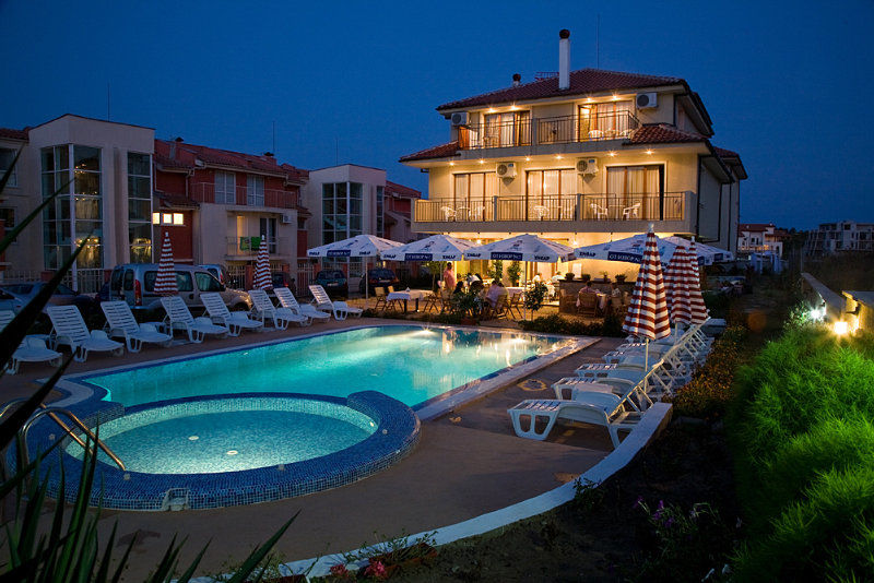 Family Hotel Muses سوزوبول المظهر الخارجي الصورة